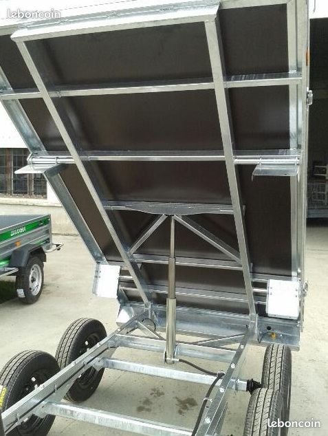 39560-1.jpg Benne hydraulique Lider 39560 750 kg 253 x 147 cm – Image 1